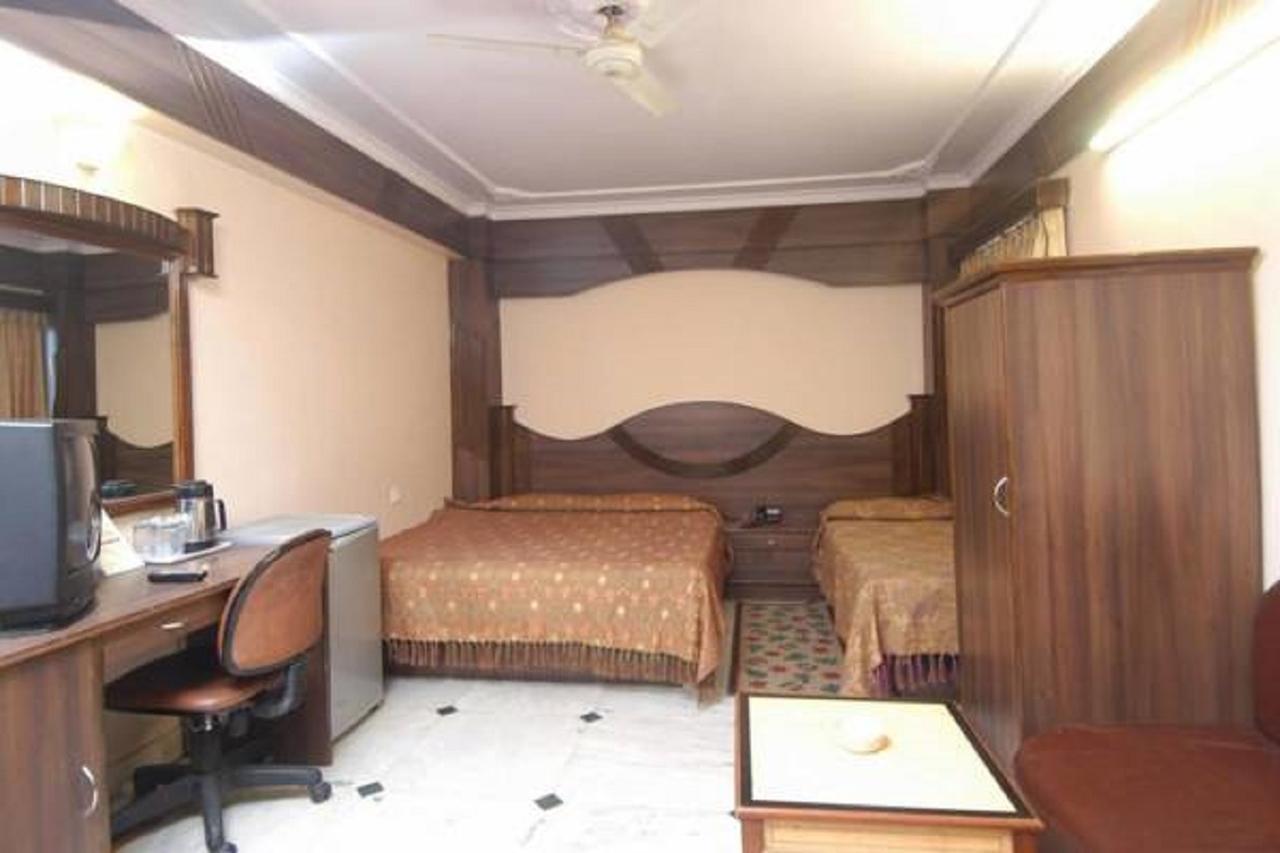 Hotel Welcome Palace Agartala Eksteriør billede